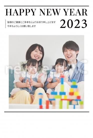 写真フレーム年賀状　シンプルな正方形フレーム