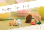シュライヒ　2匹のうさぎ　白ラインにHAPPY NEW YEAR
