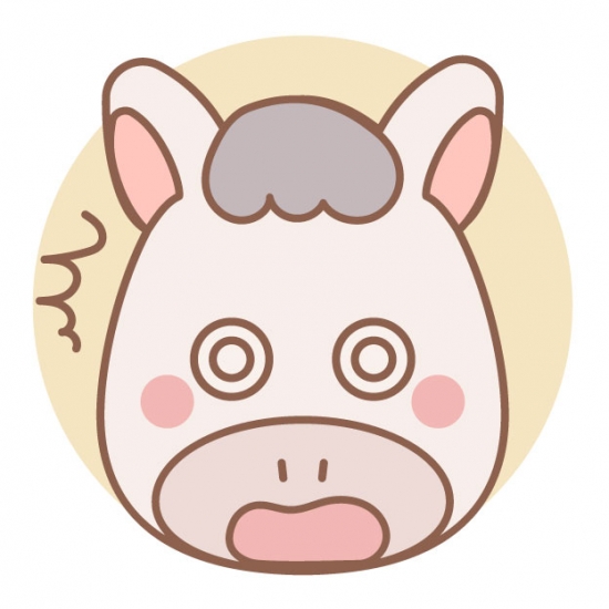 驚いた表情の白い馬